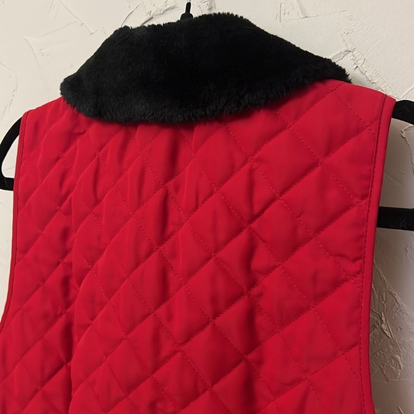 Red Faux Fur Collar Vest by I. N. Studio. REMOVABLE collar—Two Vests in One! - Picture 9 of 16